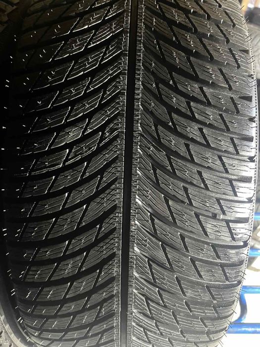 265/40/22 R22 Michelin Pilot Alpin 5 4шт нові зима