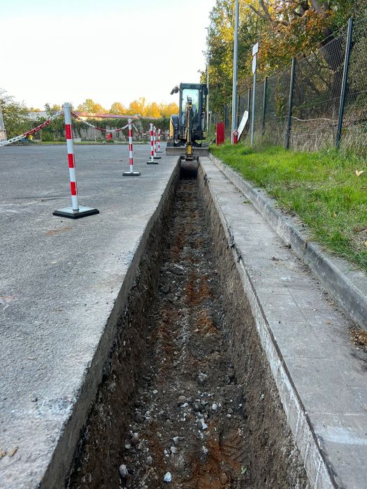 Minikoparka -wykop pod instalacje  - Kompleksowe usługi ziemne