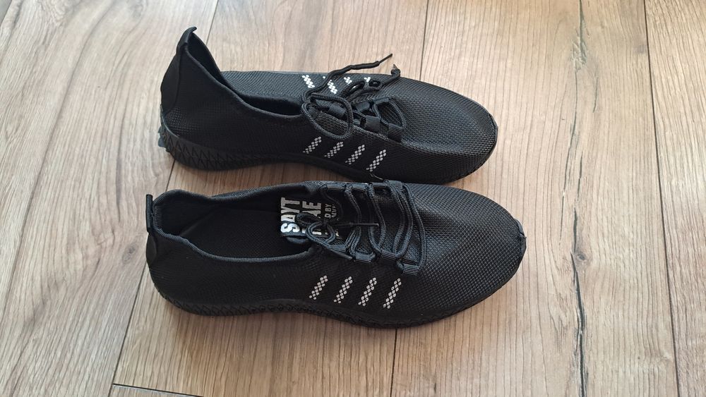 Lekkie buty z siatki rozm.38