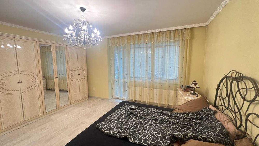 Дуплекс 285 кв м на 6.5 сот в "Росвигово".,  свій двір