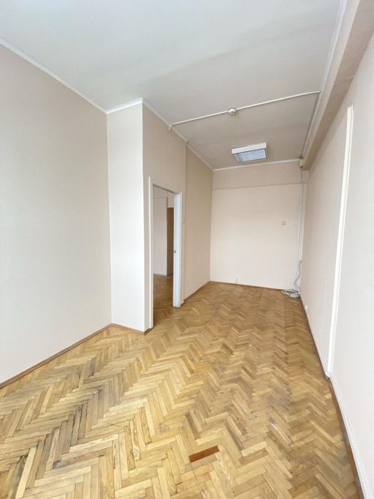 Оренда офісу на вул. Євгенія Сверстюка,23 на 33,6 м²