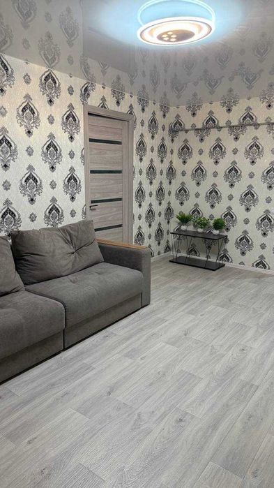 Квартира подобово Лозова