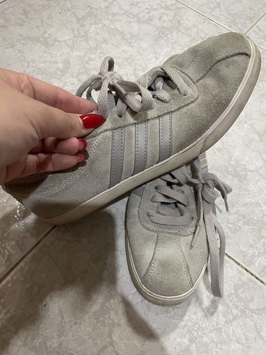 Sapatilhas cinza- adidas