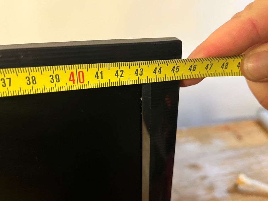 TV Pequena LG Plana Antiga Preta