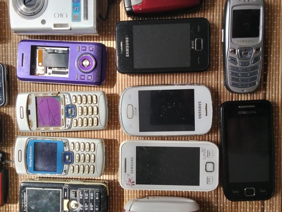 Продам телефон на запчасти