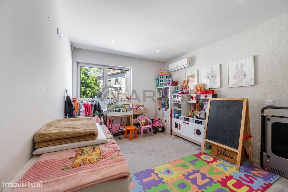 Apartamento T3 com garagem e jardim privativo