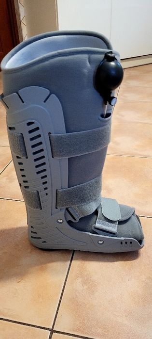 Sprzedam ortezę Medi, rozmiar M długa stopowo goleniowa