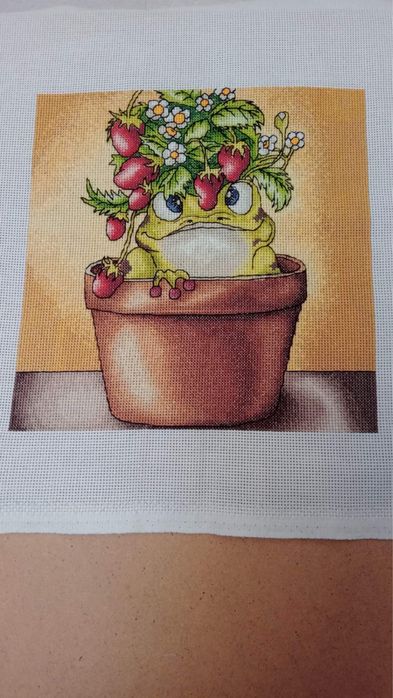 Картина вишита хрестиком, без рами (24х24)