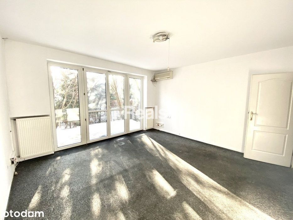 Dom 398 m2 przy metrze dla rodziny lub firmy.