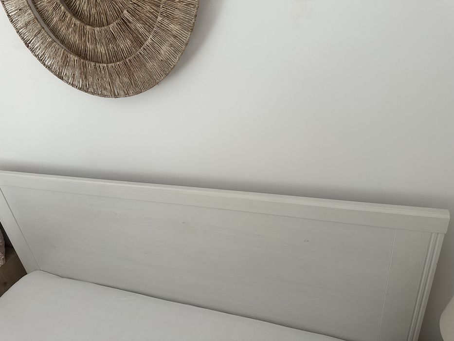 Lóżko drewniane w kolorze białym IKEA 160/200