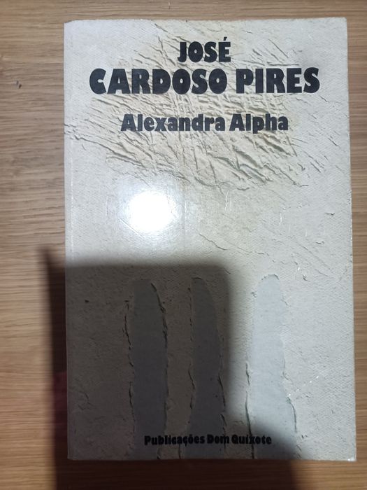 Vendo livro Alexandra Alpha de Cardoso Pires