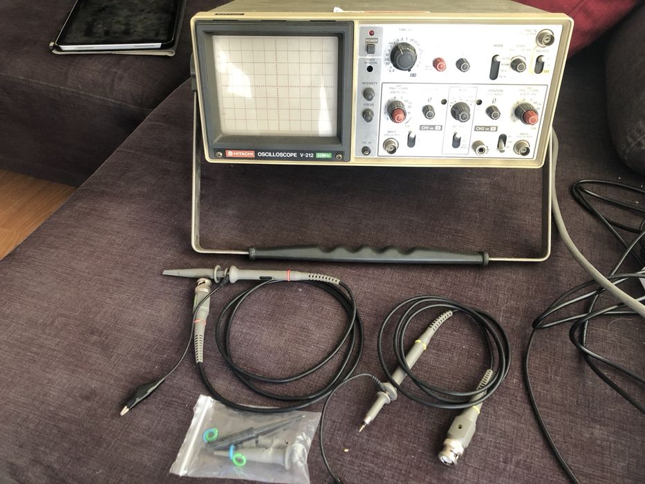 Hitachi V-212 Oscilloscope, 20 MHz64740614580483122