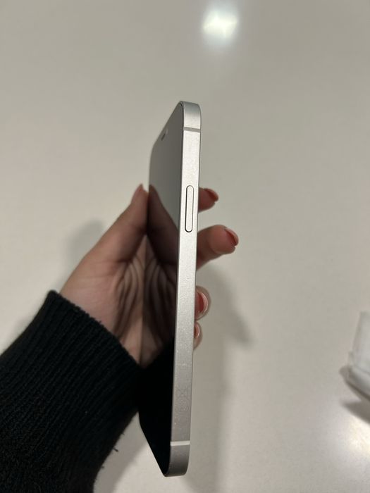 Iphone 12 64gb capacidade.