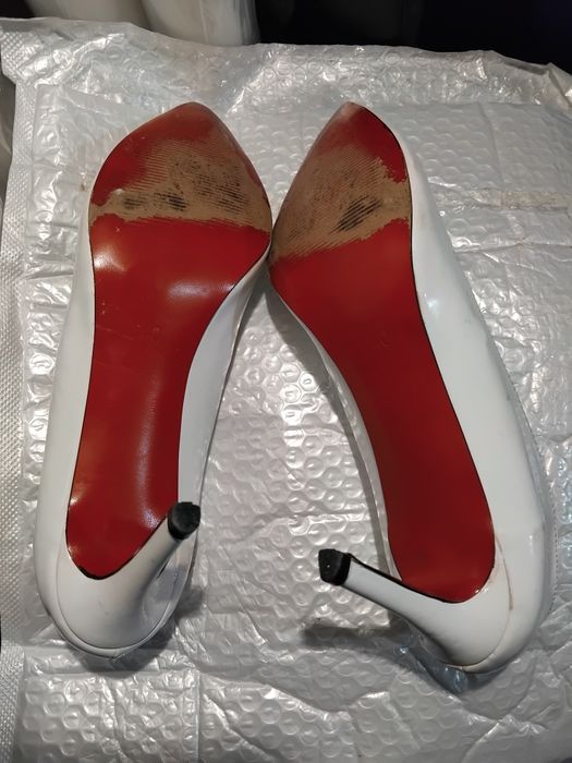 Buty z serduszkiem białe 40