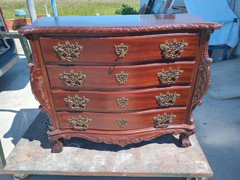 Comoda D José em madeira de mogno