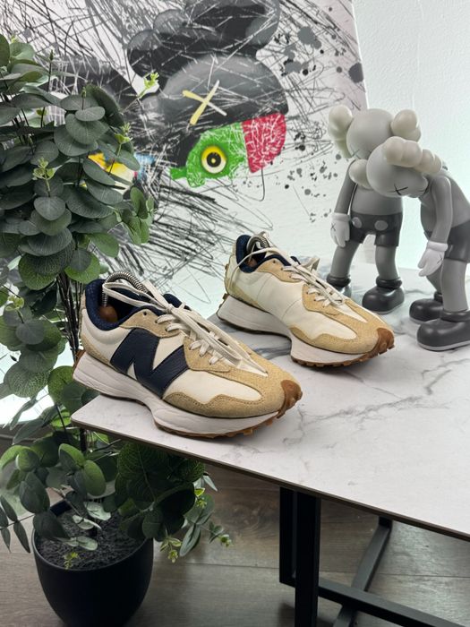 Кросівки New Balance 327 38 розмір Е7856: 669 грн. - Кроссовки для