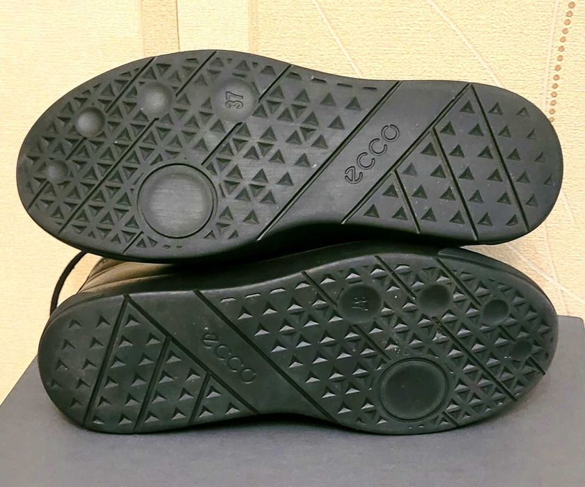 Ecco ботинки 37 р