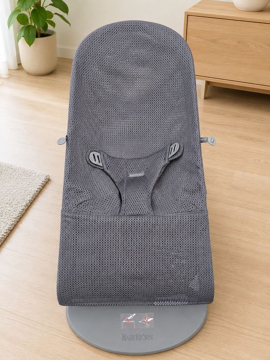 Leżaczek BabyBjörn Mesh antracyt