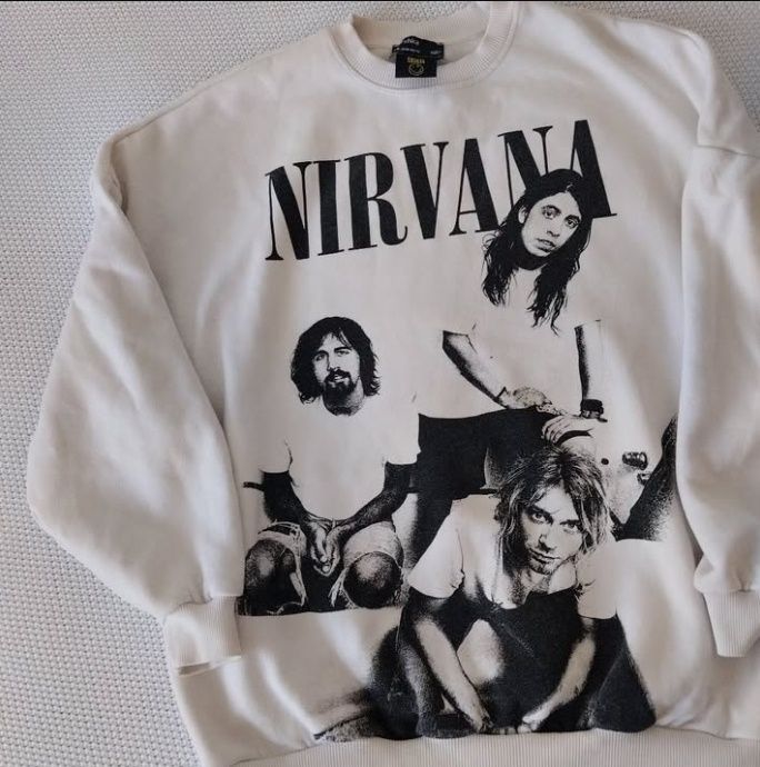 кофта з принтом нірвани