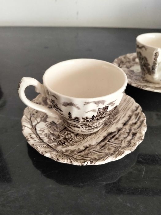 Chávenas de café e leiteira Myott Royal Mail
