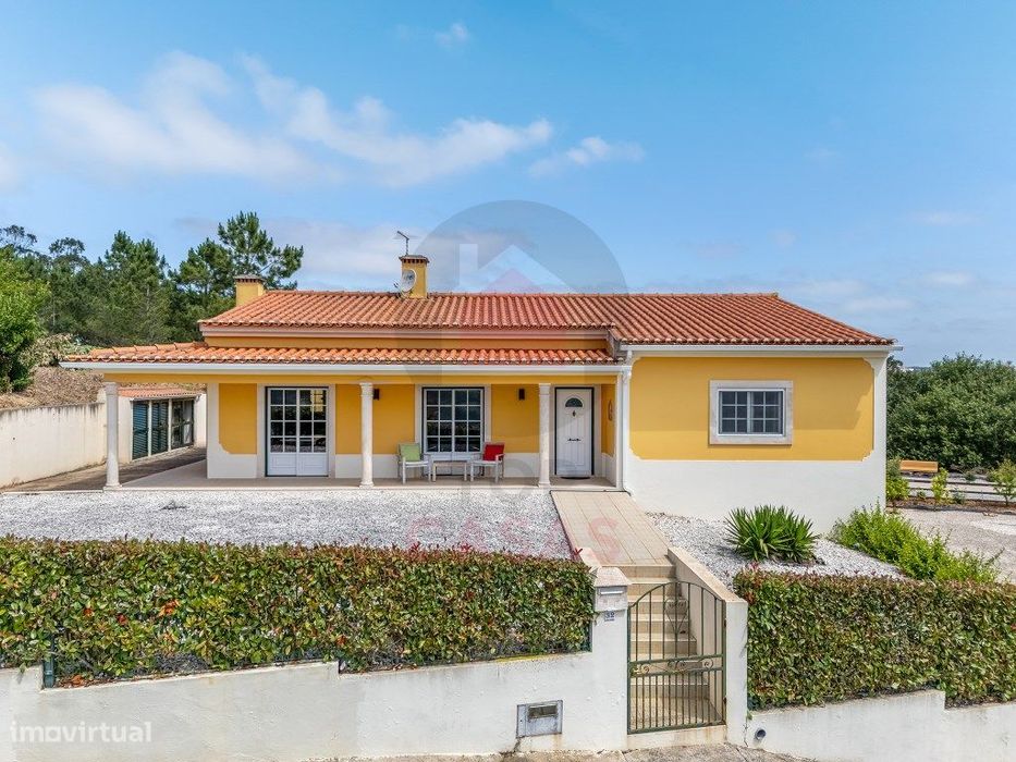 Moradia T3 com Piscina e Terreno em Osseira - Carvalhal Benfeito