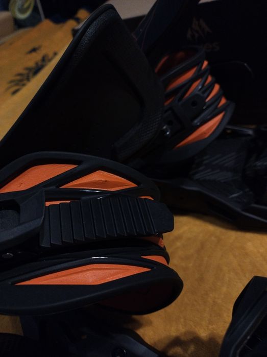 Nowe Wiązania Snowboardowe Jones Orion Mtn M 40-43 eu, Flex 4-7.