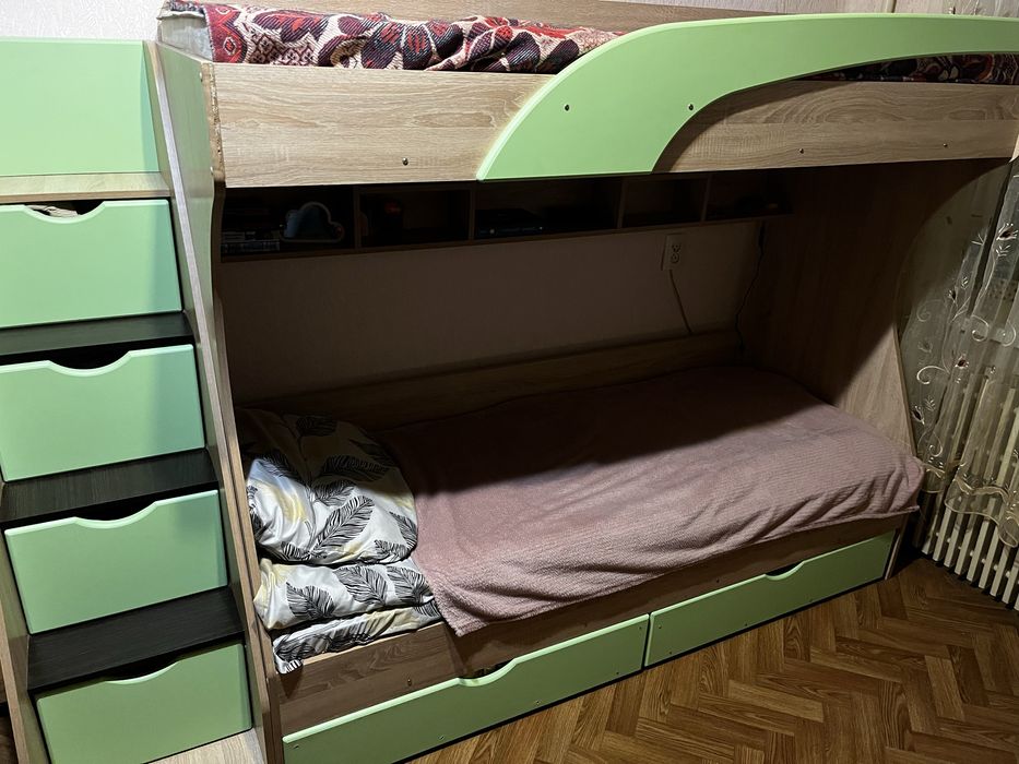 Продам двухъярусную кровать с LED-подсветкой