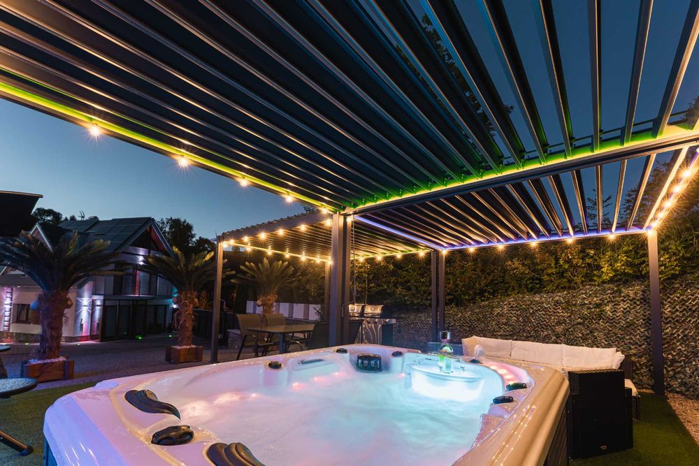 Apartament Domek Nastrojowy LOVE SPA JAUCUZZI w pokoju na wyłączność na życzenie śniadanie do pokoju strefa grill wypoczynek jacuzzi  rowery E-bike