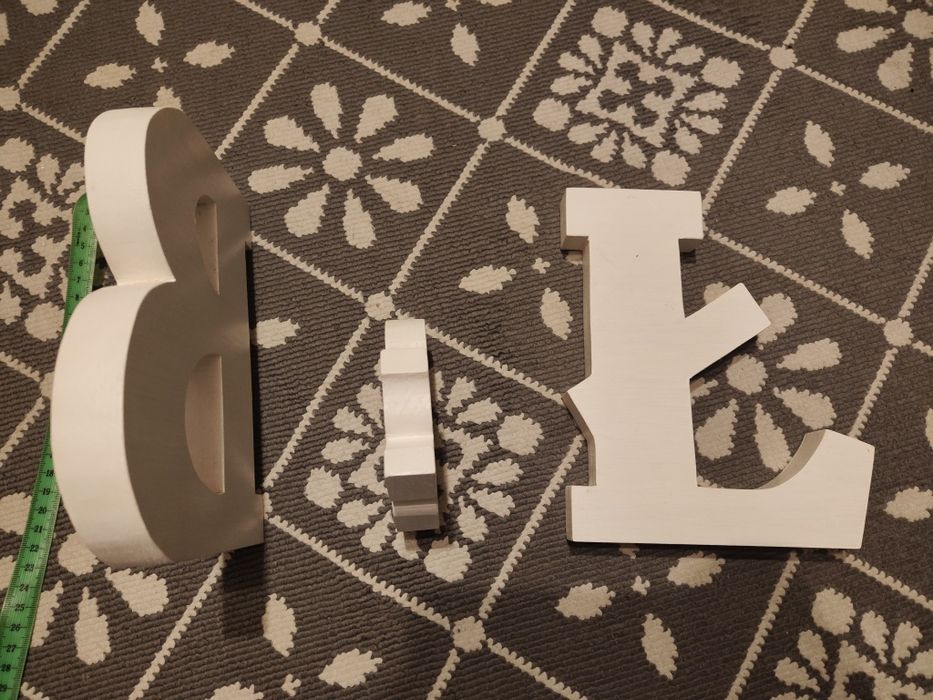 Litery inicjału B & Ł z drewna białe