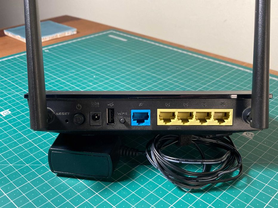 2x Asus Router, Access Point, Range Extender — RT-N12 e RT-AC51U