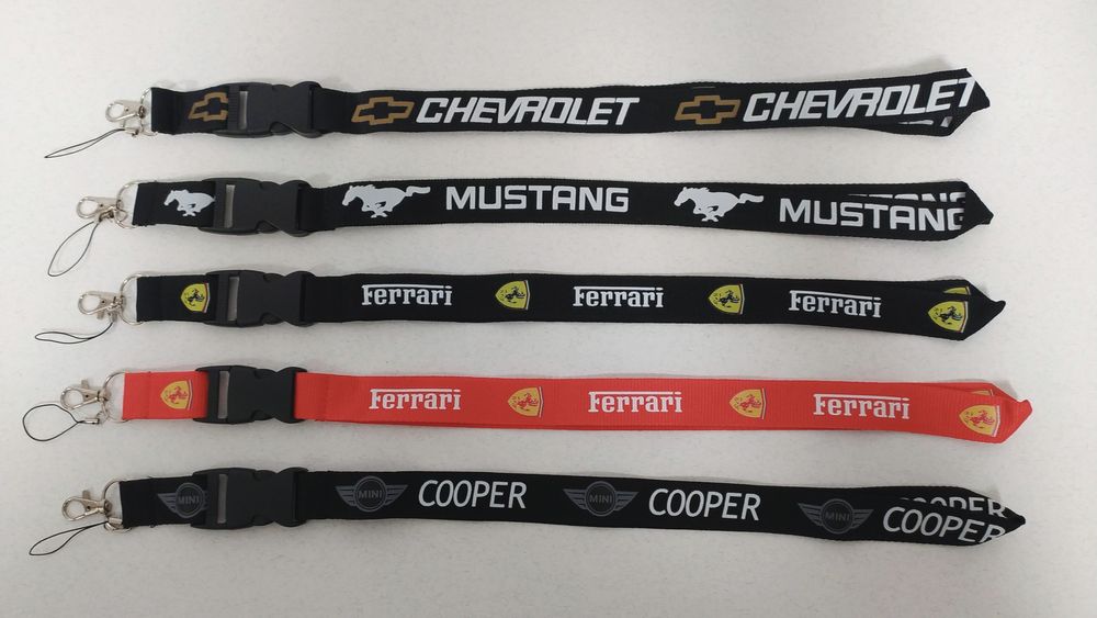 Шнурок на шею для ключей с карабином и логотипом разных моделей авто