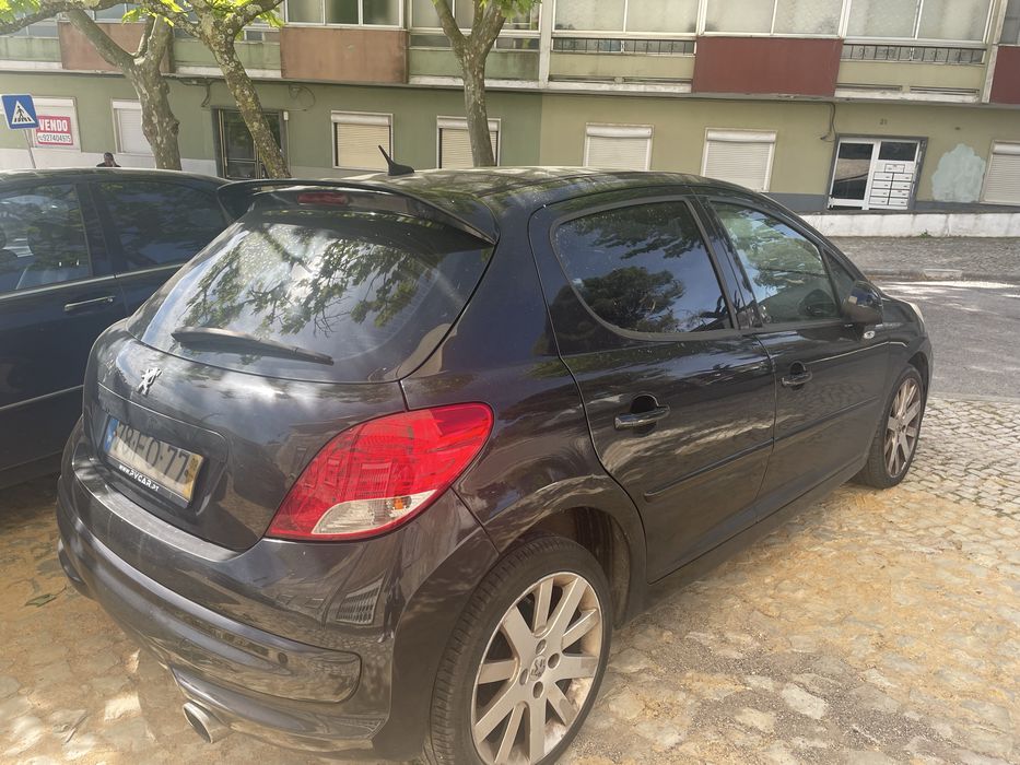 Vende se bom preco