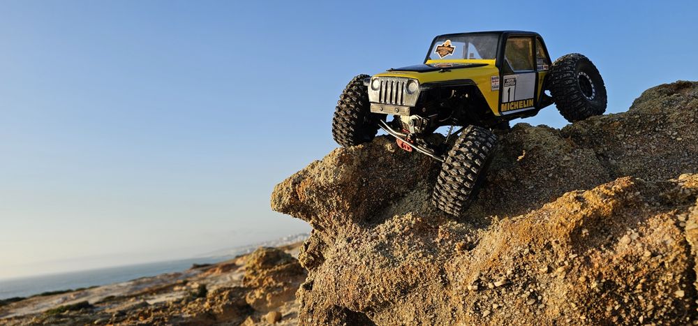 Axial Crawler Pscale