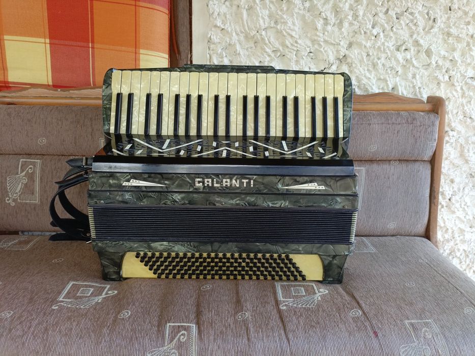 Akordeon Galanti 120 3-ch bas4-ch
