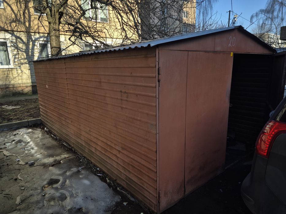 Продам гараж ( самовивіз) р-н Чайки