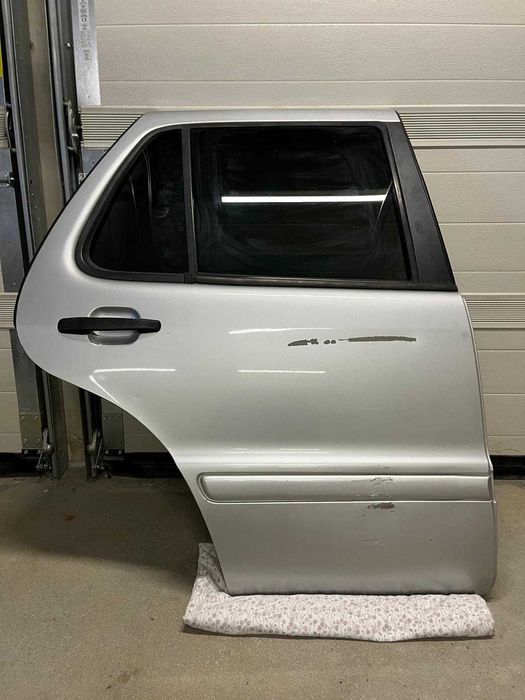 Drzwi kompletne prawy tył MERCEDES-BENZ W163 ML270 744