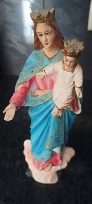Figuras de santos em terracota