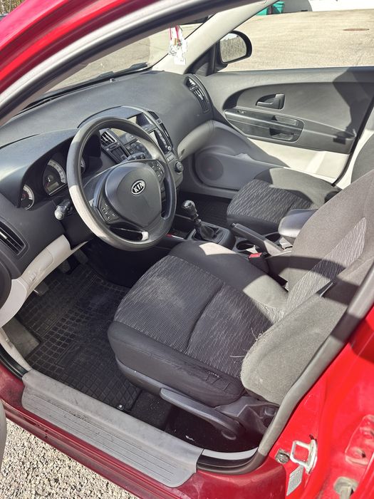 Samochod Kia ceed