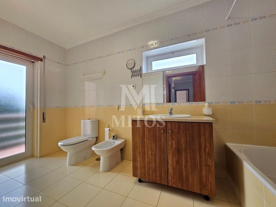 Moradia T3+1 com vista mar para venda em Carreço - Viana do Castelo
