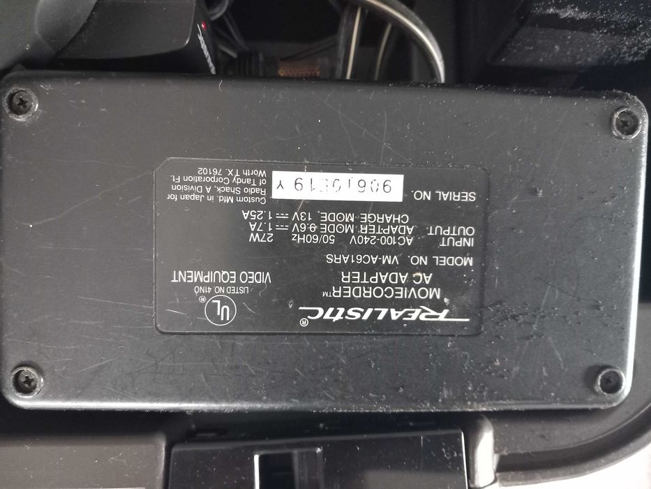 Máquina de filmar antiga Realistic