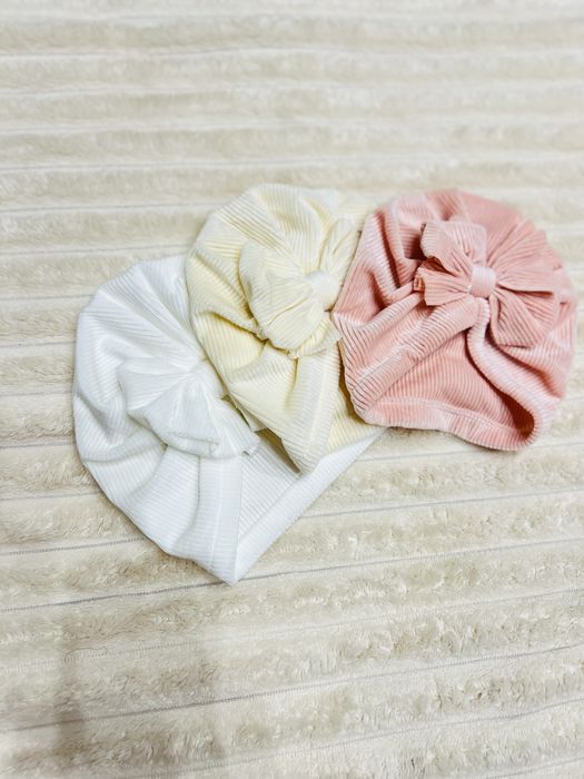 Набір шапочок НОВІ 3 шт для дівчинки 3-6 міс тюрбан шапка для немовлят