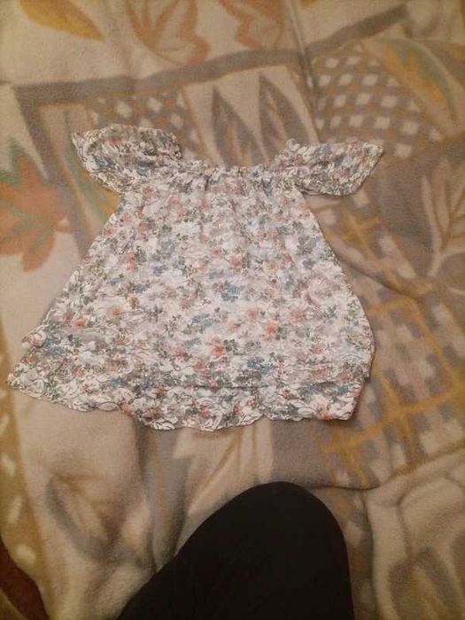 Bluzka w motywie kwiatowym