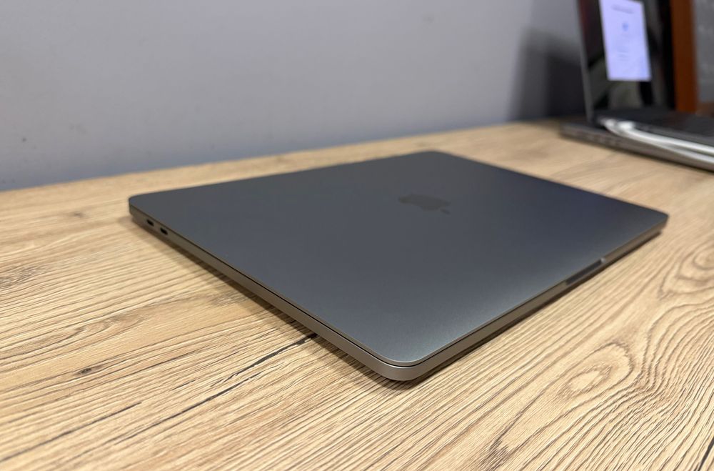 MacBook Pro 13 M1/8 CPU/8 GPU/ 16/ 1 TB/ Space Gray новий