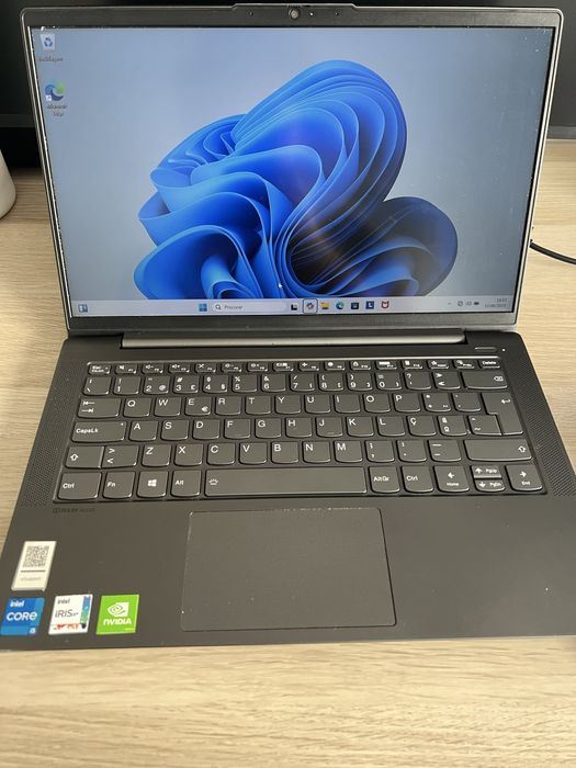 Portátil Lenovo Ideapad 5