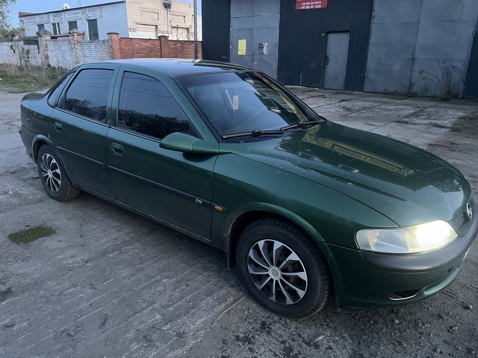 Opel Vectra B 1,6 в доброму стані