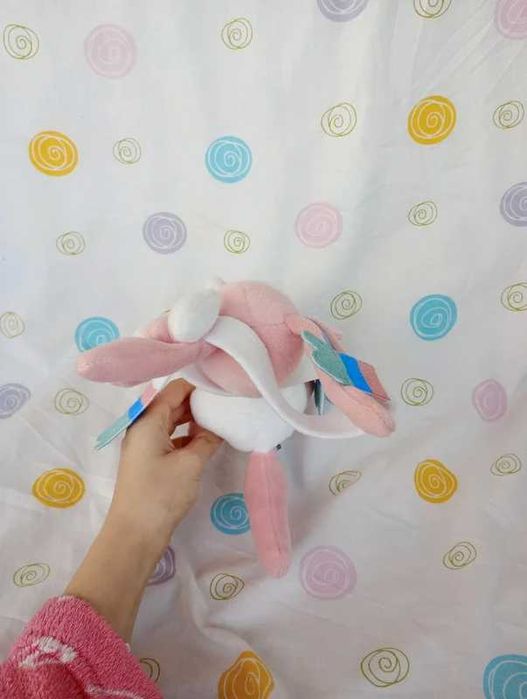 pokémon peluche do pokémon sylveon da marca tomy