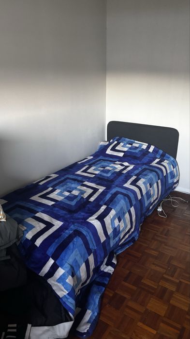 Cama de solteiro ikea