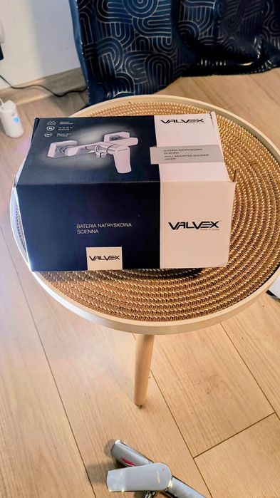 Bateria natryskowa ścienna VELAVEX. Nowa