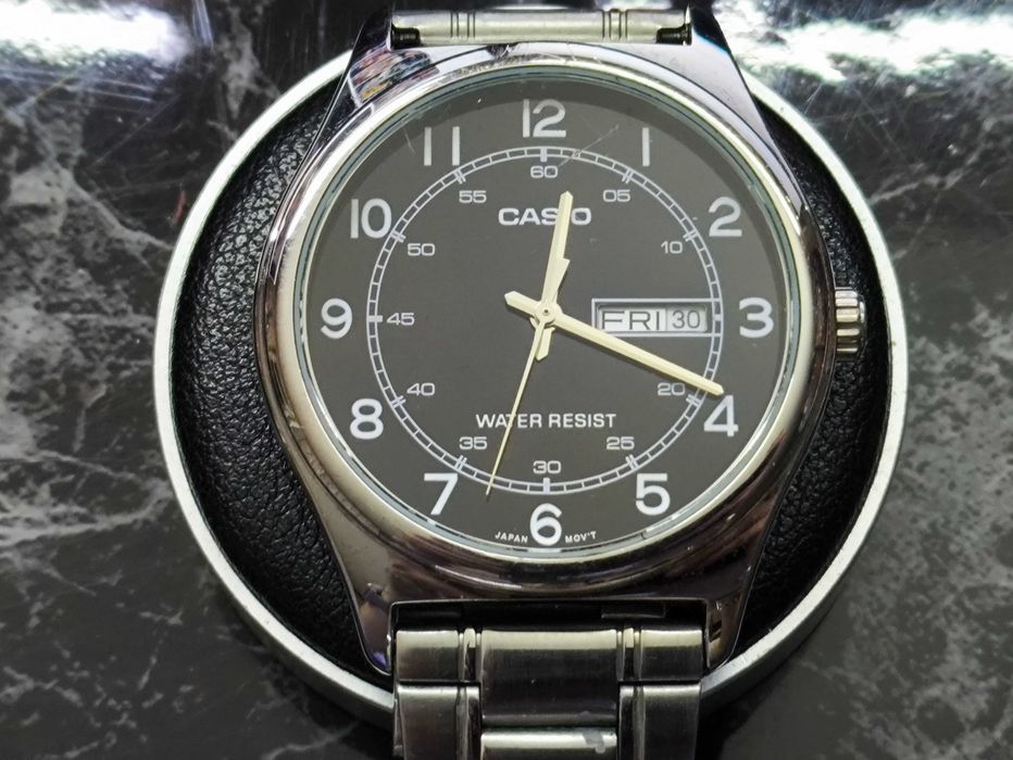 Оригинальные часы Casio в коллекцию или для повседневного использования.