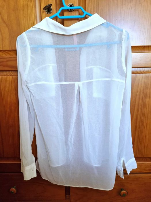 Camisa branca com transparência Bershka, tamanho XS